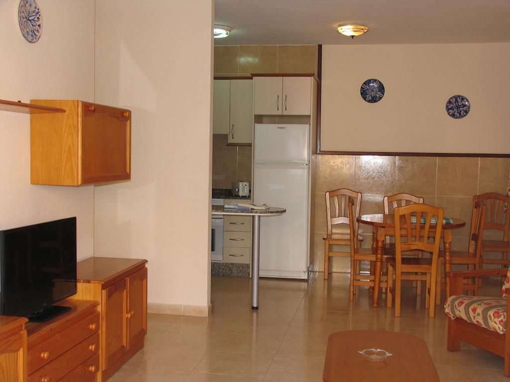 Apartamentos Tesy La Manga del Mar Menor Luaran gambar