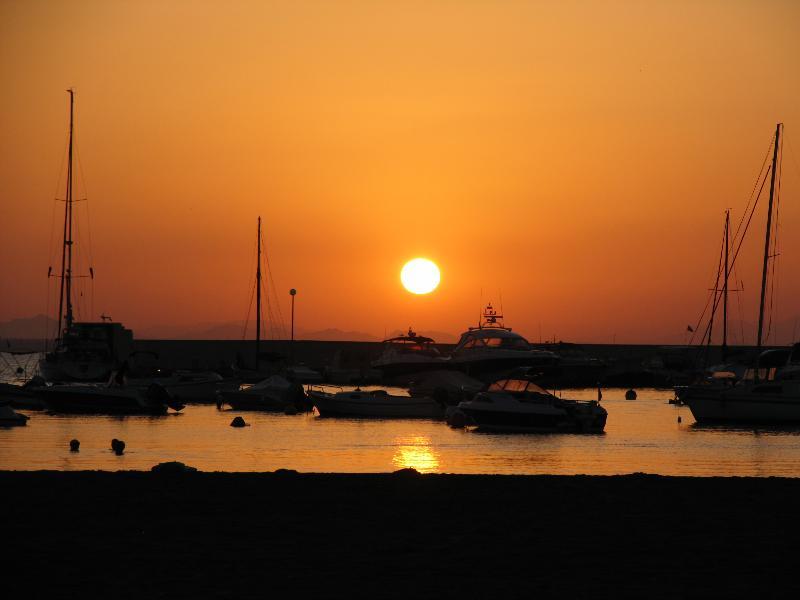 Apartamentos Tesy La Manga del Mar Menor Luaran gambar