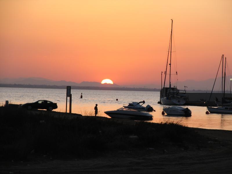 Apartamentos Tesy La Manga del Mar Menor Luaran gambar